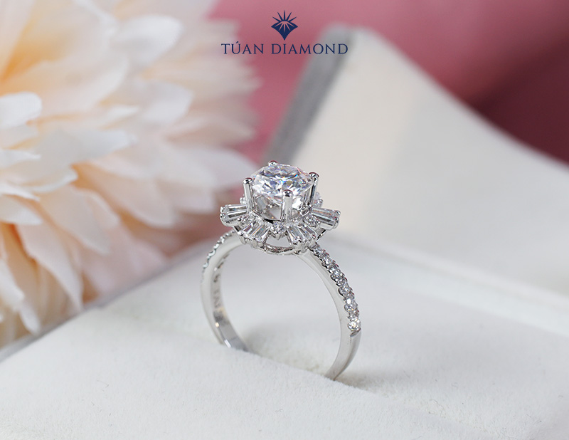 nhan-nu-tu-an-diamond