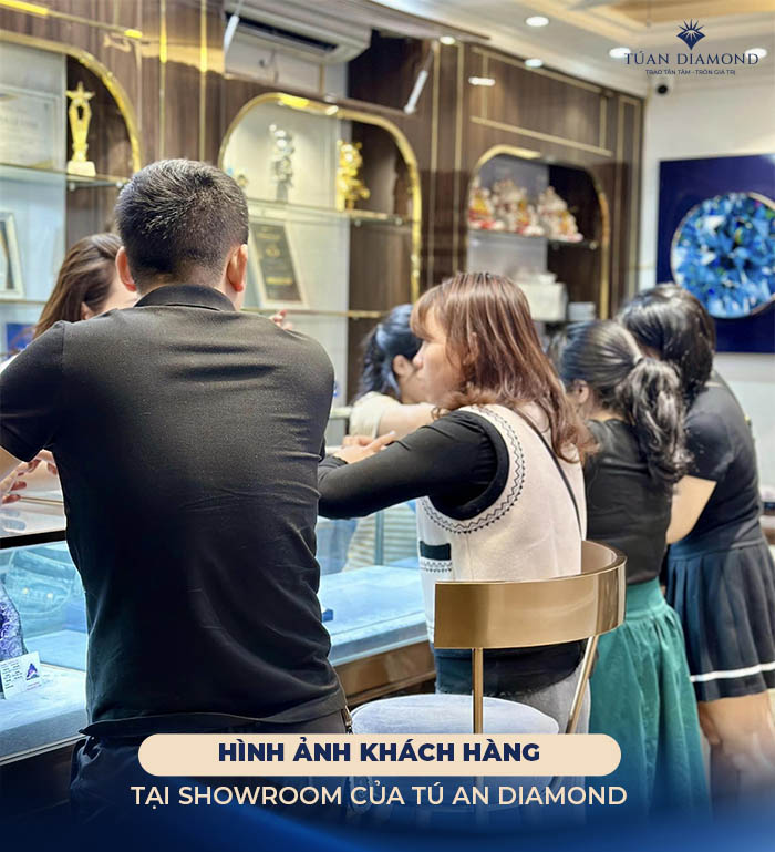 khach-hang-tu-an-diamond
