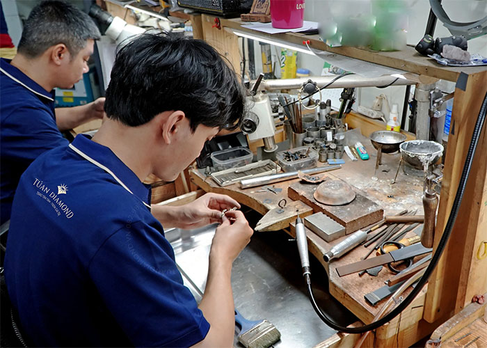 xuong-che-tac-nhan-tu-an-diamond