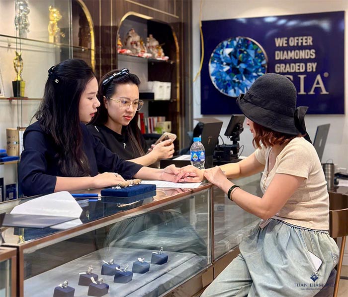 mua-kim-cuong-vvs1-tu-an-diamond