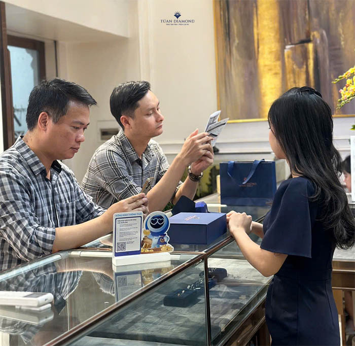 mua-kim-cuong-tu-nhien