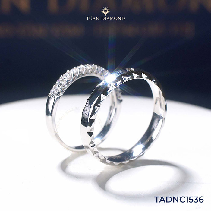 nhan-cuoi-vang-tay-18k